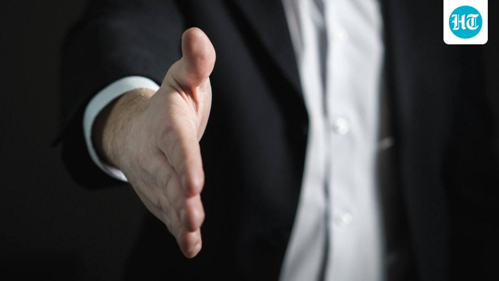 Job seeker shares bizarre job listing that casually ‘warned’ candidates before joining: ‘Expect 10-12 hours of work’