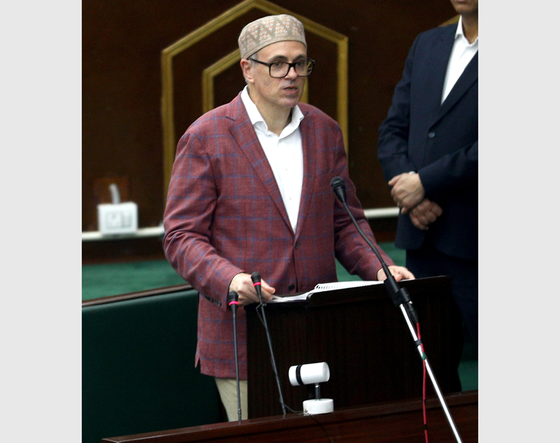 6 free LPG cylinders, fee waiver for AAY; 23,800 jobs in fast-track mode