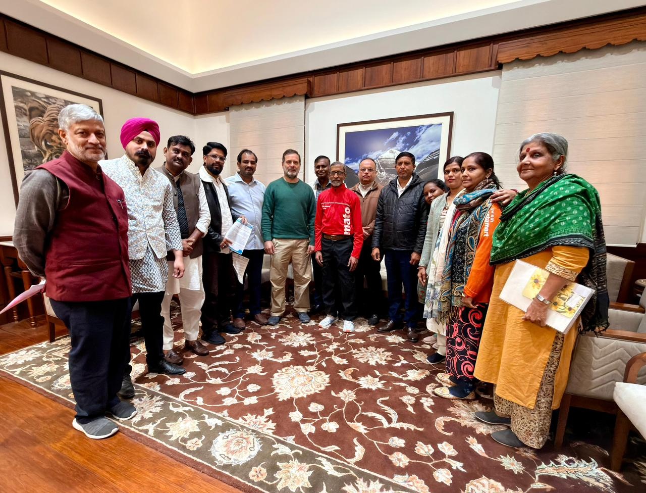 This same delegation of gig workers had come to meet Rahul Gandhi.