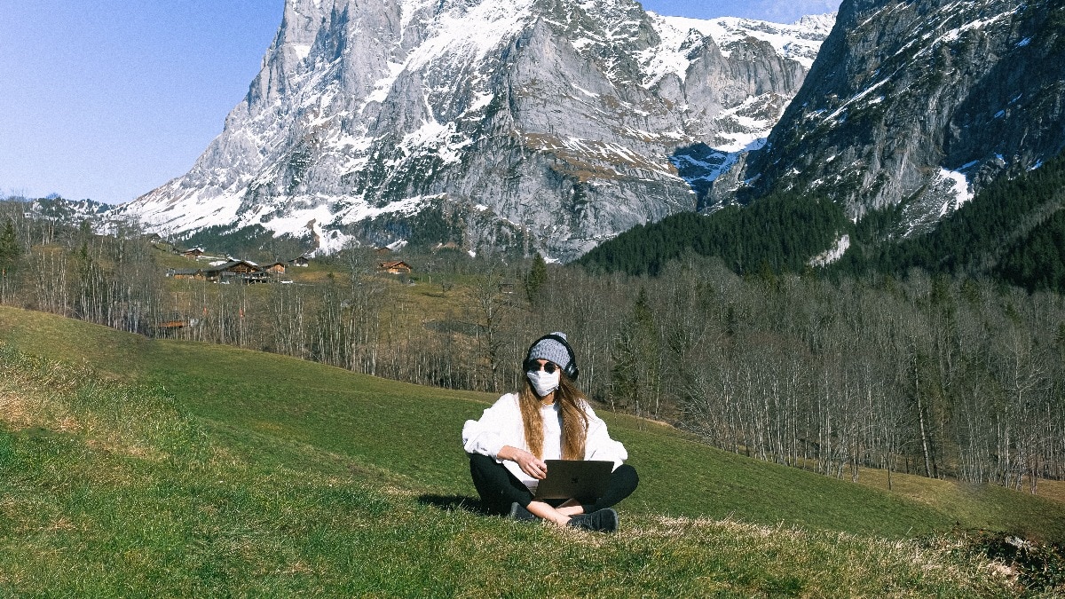 9 careers that don't need an office, from mountains to the Maldives