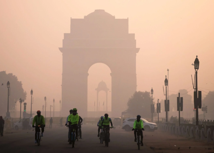 Delhi orders 50% work-from-home as pollution emergency intensifies