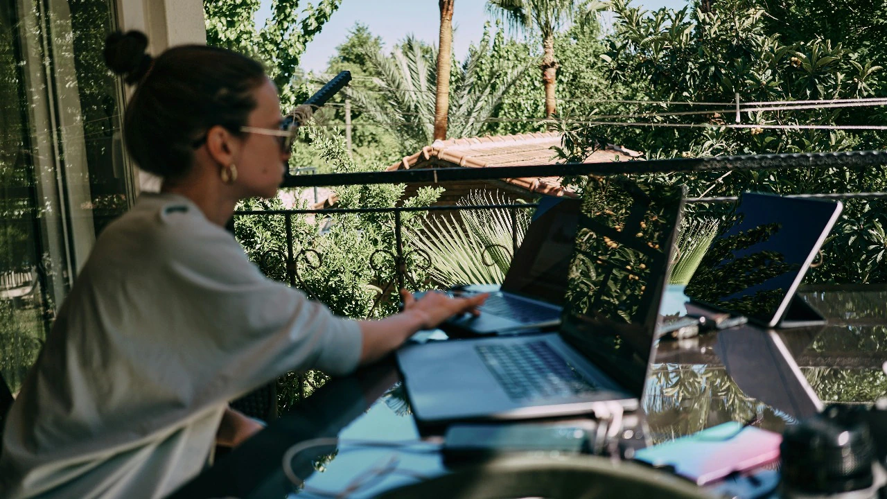 Digital nomad life: Flexibility, freedom and hidden challenges