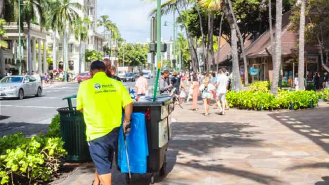 Indian Tech Professional Takes Up Street Cleaning Job in Russia Amid Labour Shortage