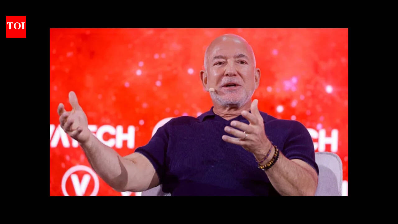 Jeff Bezos : Amazon is shutting down its 21-year-old platform that Amazon founder Jeff Bezos described as 'artificial artificial intelligence' at its launch in 2005 |
