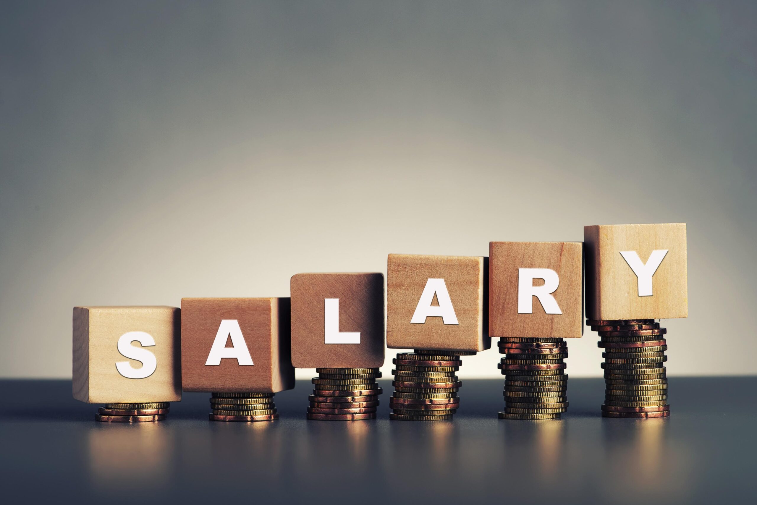 One in 10 BFSI job applications misrepresented salary in H1FY26: Report | Industry News