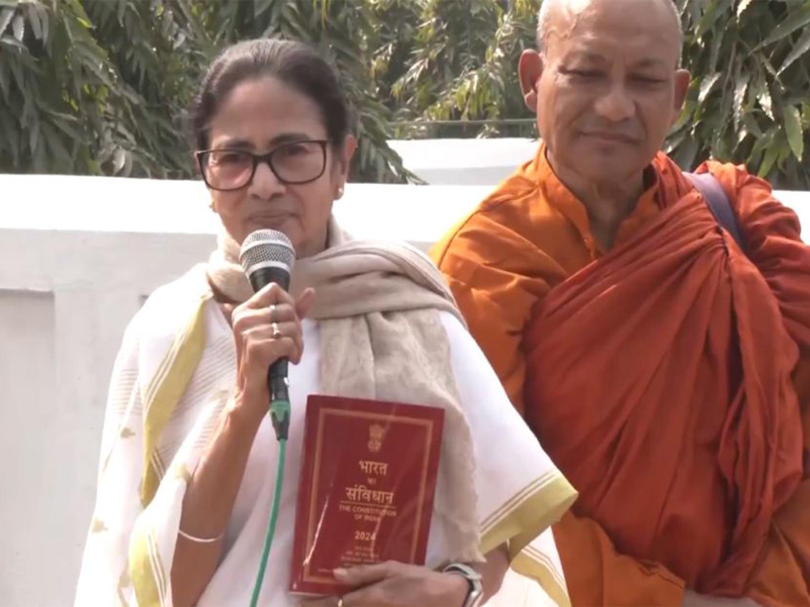 "They are threatening BLOs saying their jobs will be taken away": CM Banerjee