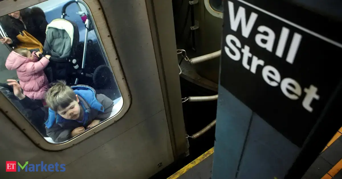 US stocks rise despite mixed jobs data as bets rise on rate pause