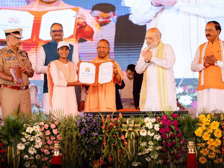 The picture is from June 2025. The Yogi government had given joining letters to 60,244 selected constables.