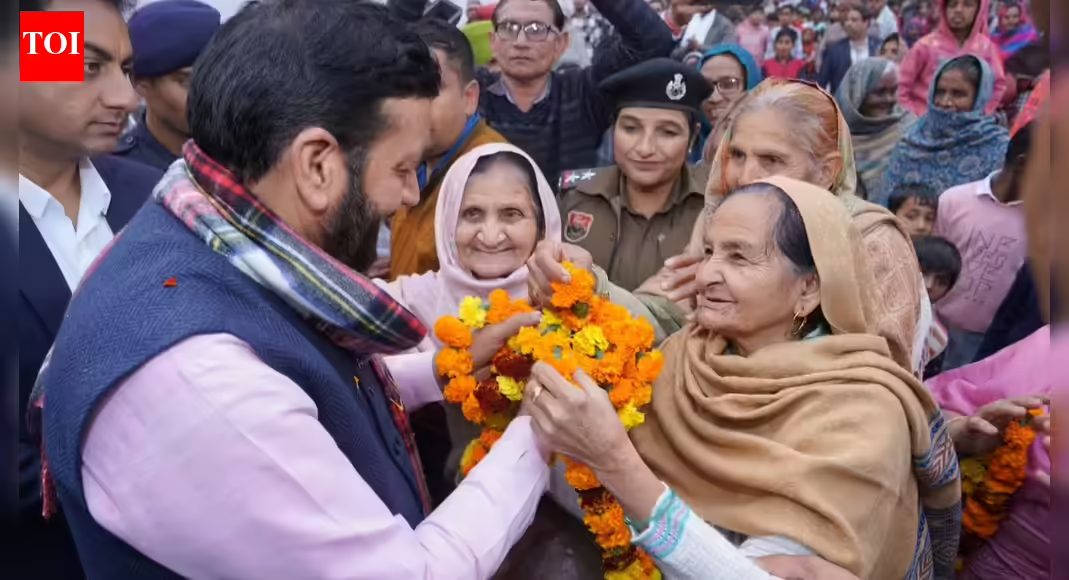 7k landless families to get 100-sq-yard plots soon; govt jobs, women’s welfare and anti-corruption reforms announced: CM Haryana | Chandigarh News