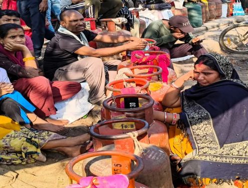 ‘No Gas, No Work’: How LPG Crisis Is Forcing Migrant Workers To Leave Cities, Head Back Home | India News