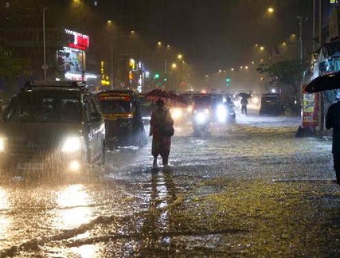 Mumbai issues work from home advisory for private offices, half-day for govt employees amid heavy rains