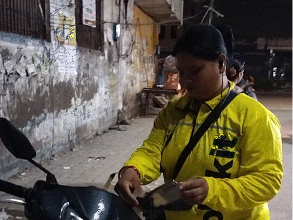 Delivery Duty Despite Chain Snatching