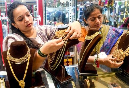 Gold prices drop significantly over strong US jobs data | MorungExpress