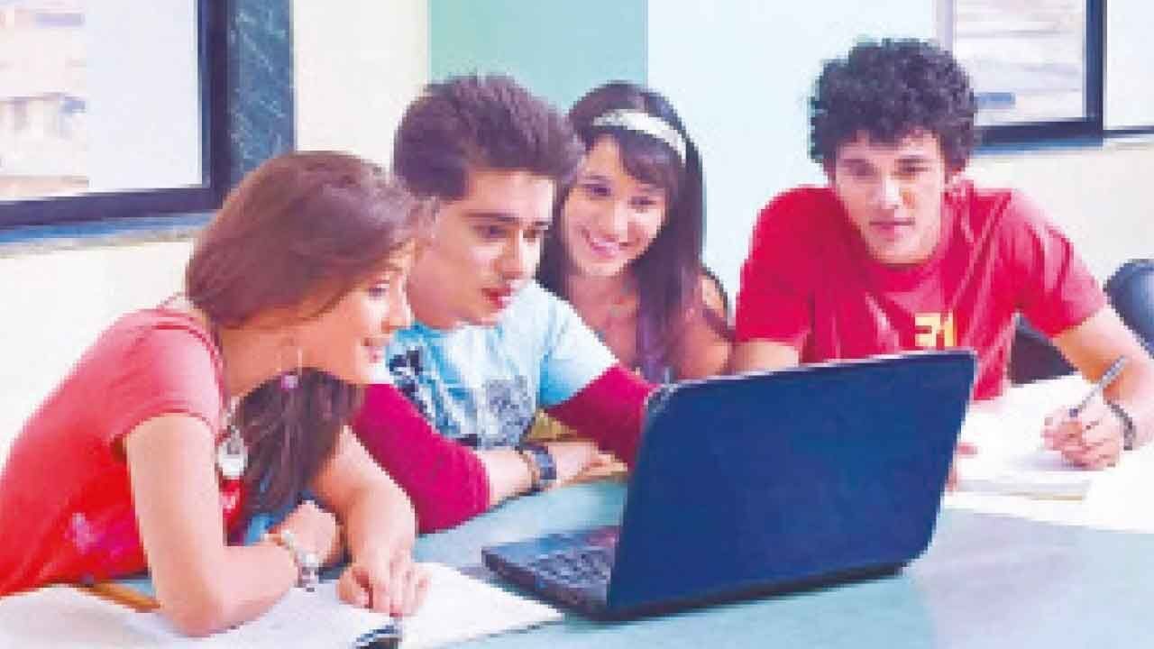 Govt fills 61,379 jobs, eyes landmark one lakh posts