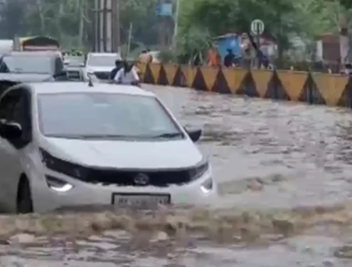 Heavy rain triggers waterlogging in Gurugram, work from home advisory issued