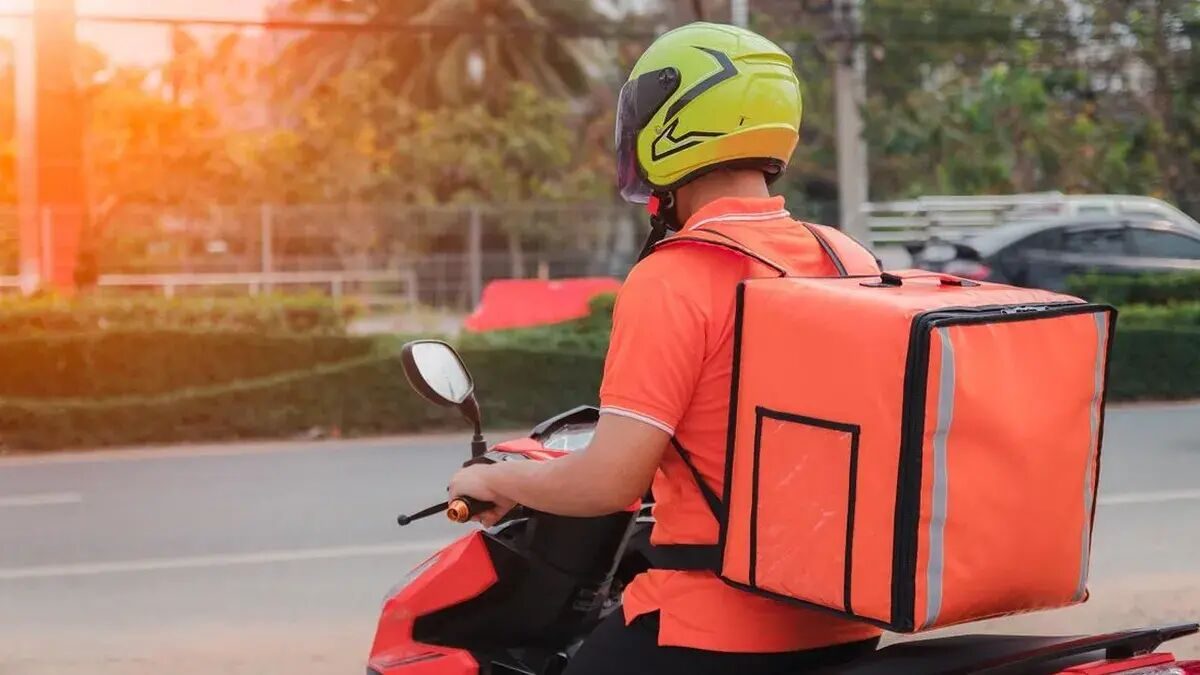 Hyderabad Gig Workers Struggle in Heatwave as Delivery Jobs Turn Risky