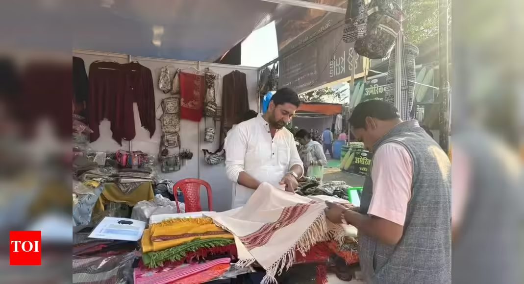 These entrepreneurs quit their corporate jobs to empower artisans | Lucknow News